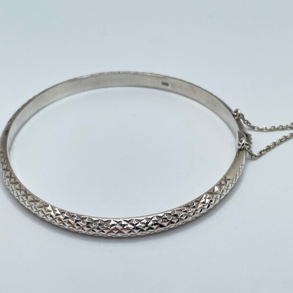 925 Patterned Hinge Bracelet - Picture 3 of 7